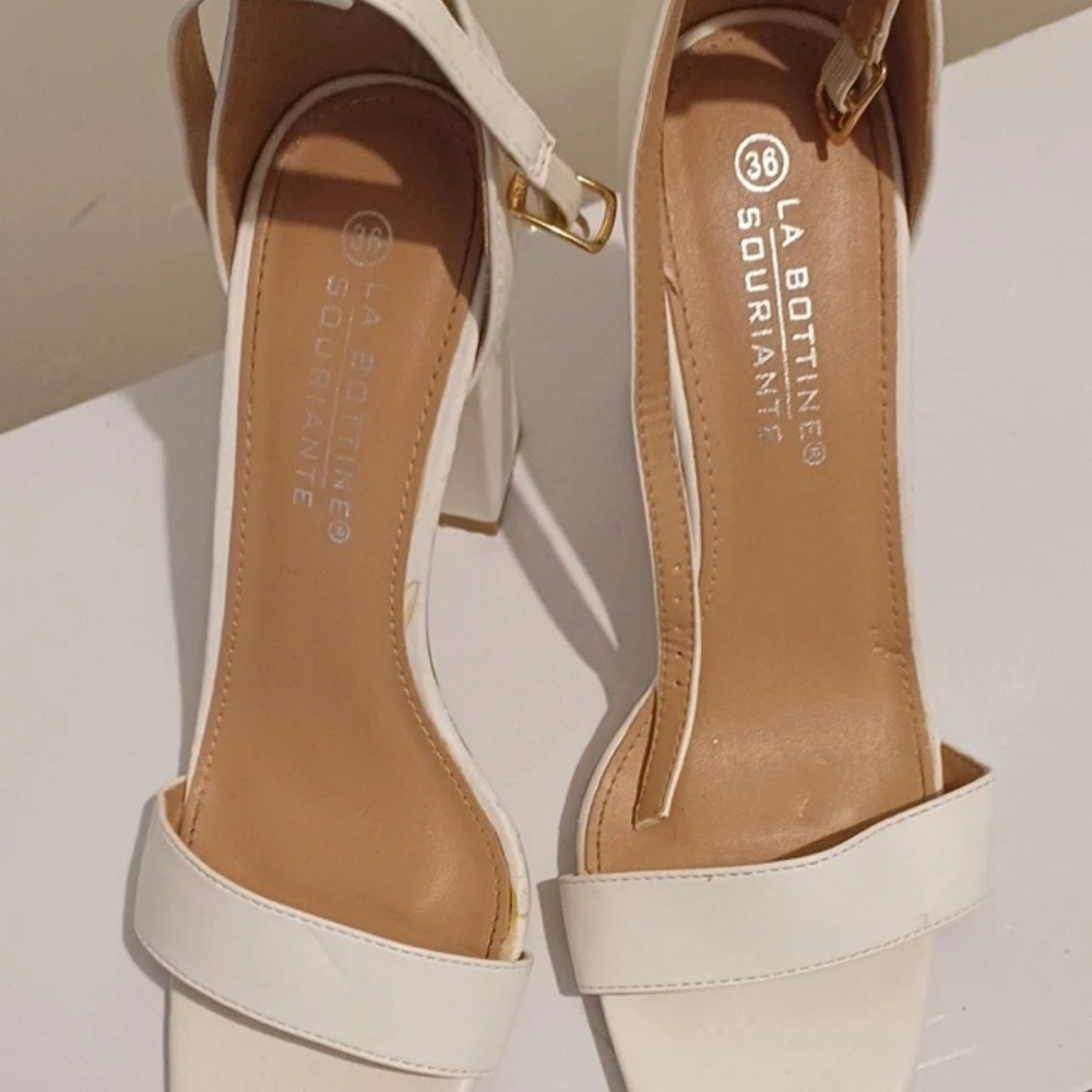 La Bottine Souriante Elegant Cream Heels